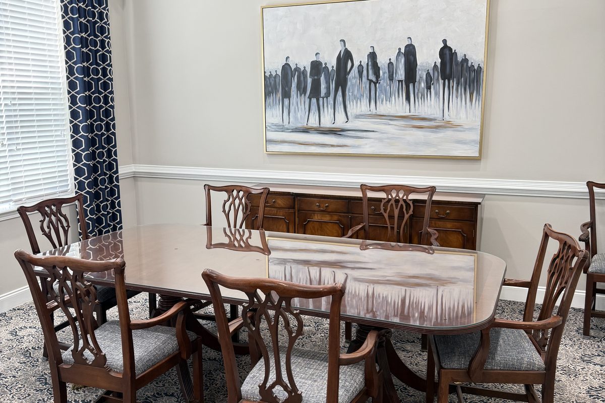 Conference room at DeMedeiros Injury Law in Alpharetta, Georgia, where injured workers meet for a free consultation